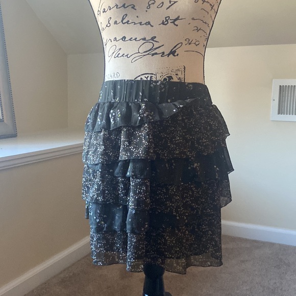 Old navy ruffled skirt - Picture 4 of 6